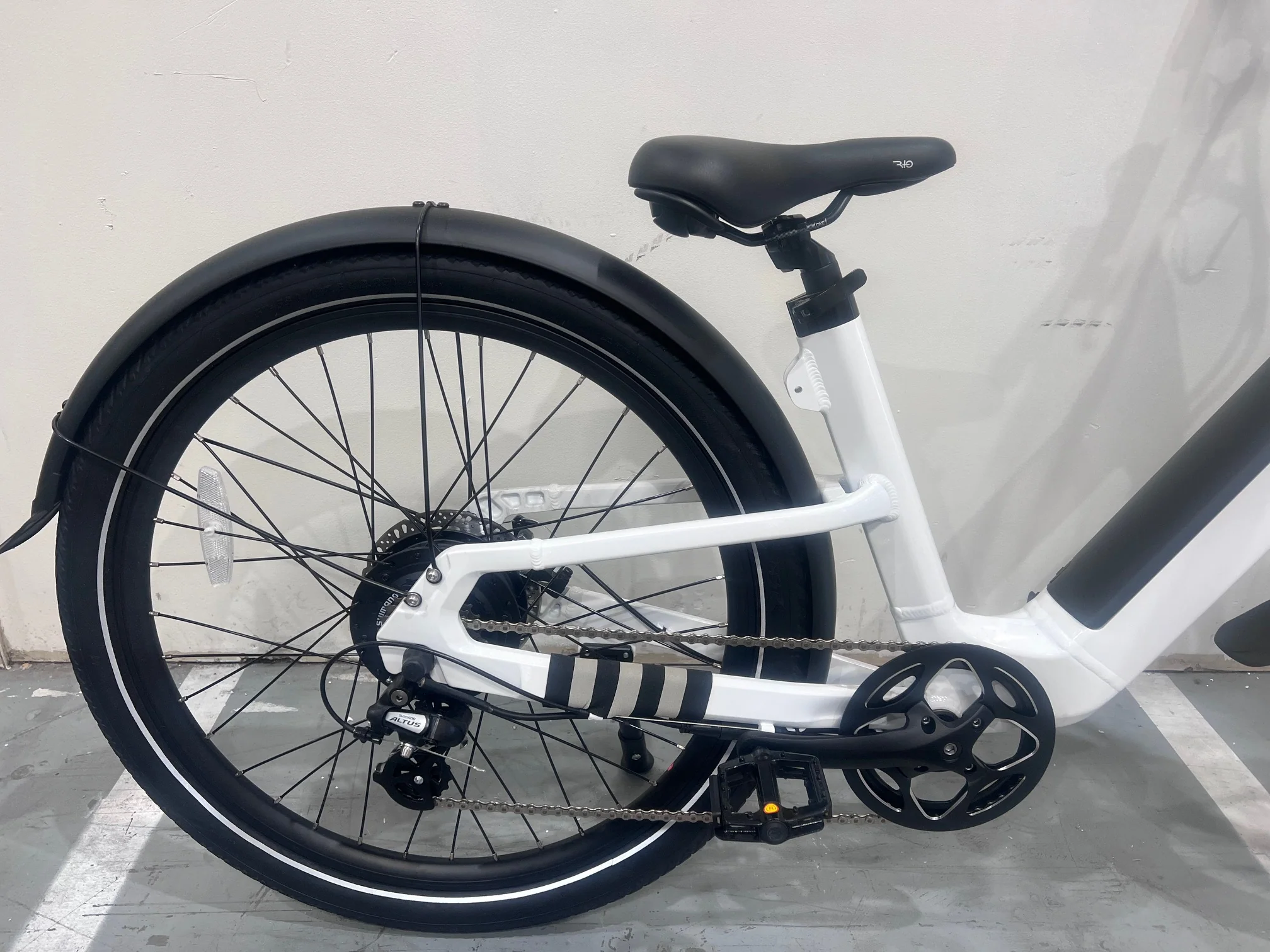 LOCAL PICK UP ONLY- OPEN BOX- OKAI Stride EB40 Commuter e-Bike Color White #0405 - Image 3
