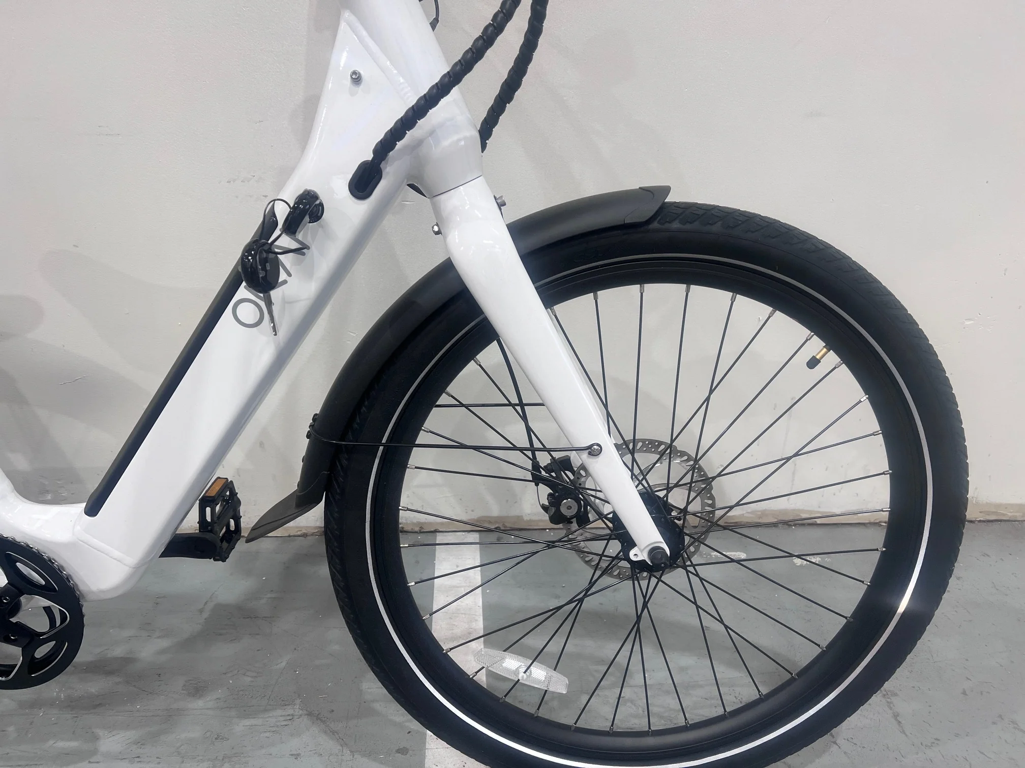 LOCAL PICK UP ONLY- OPEN BOX- OKAI Stride EB40 Commuter e-Bike Color White #0405 - Image 4