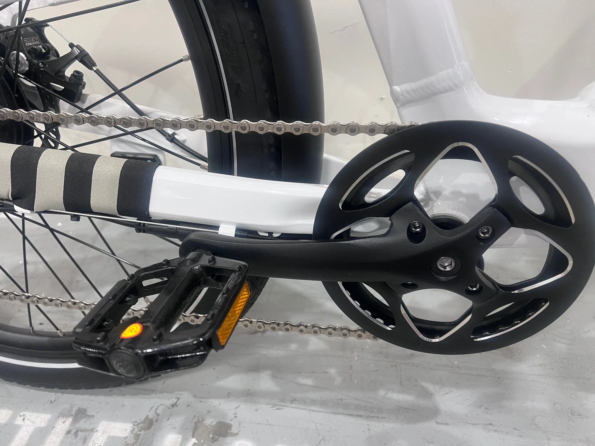 LOCAL PICK UP ONLY- OPEN BOX- OKAI Stride EB40 Commuter e-Bike Color White #0405 - Image 5