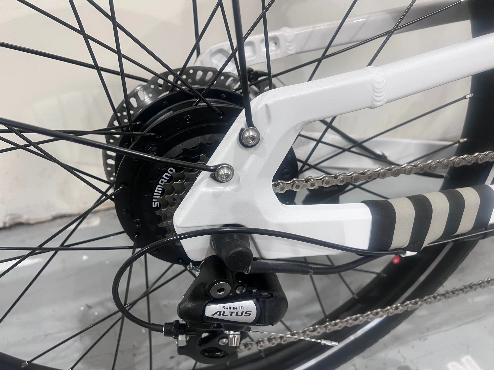 LOCAL PICK UP ONLY- OPEN BOX- OKAI Stride EB40 Commuter e-Bike Color White #0405 - Image 6